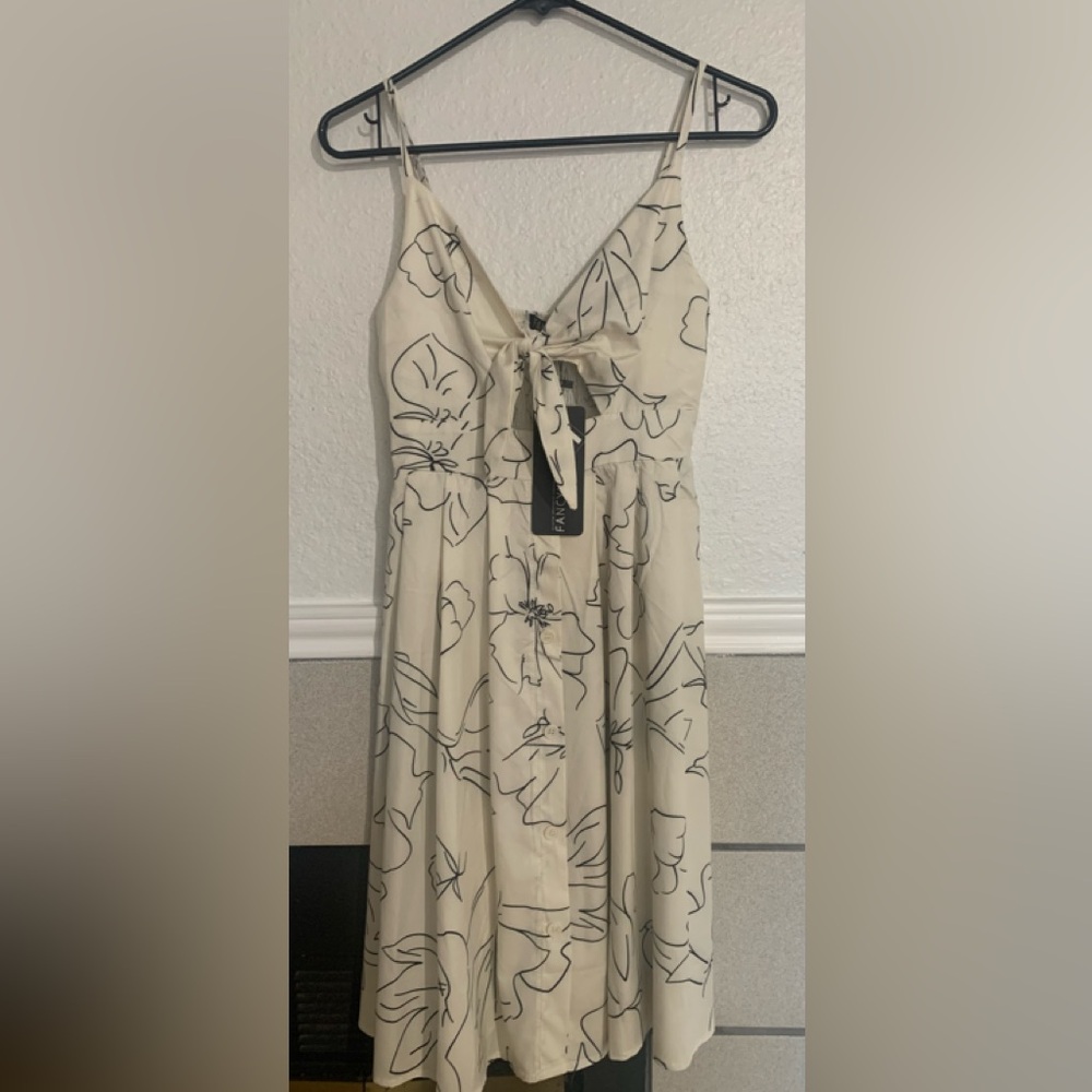 NOT FOR SALE FANCYINN tie front A-line spaghetti strap floral print midi dress